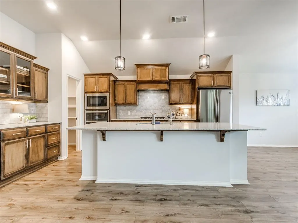Photo 8 — 18101 Jimenez Drive, Edmond, OK 73012