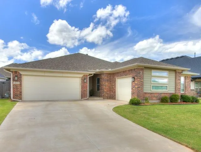 Photo 2 — 18101 Jimenez Drive, Edmond, OK 73012