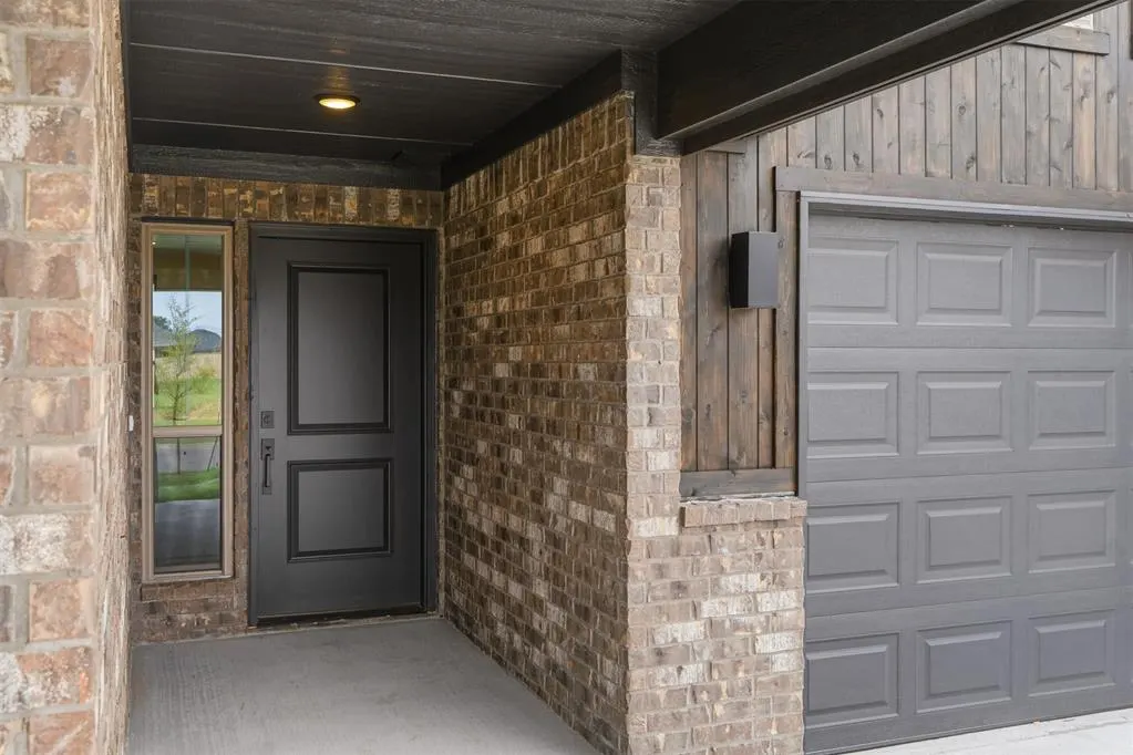 Photo 4 — 1400 SW 159th Street, Moore, OK 73170