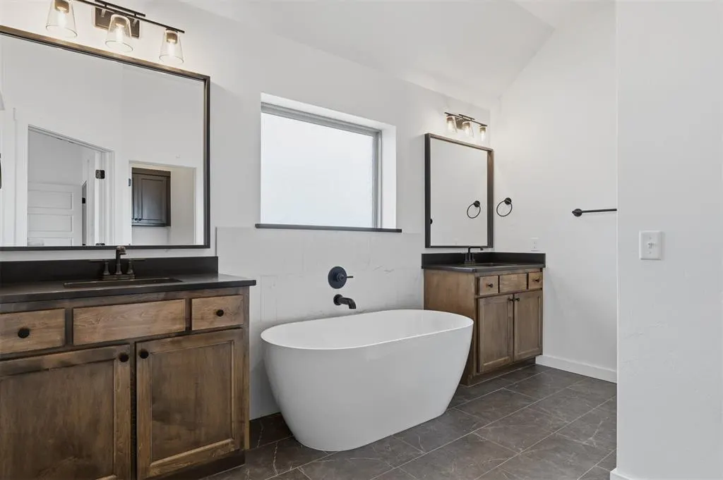 Photo 33 — 1400 SW 159th Street, Moore, OK 73170