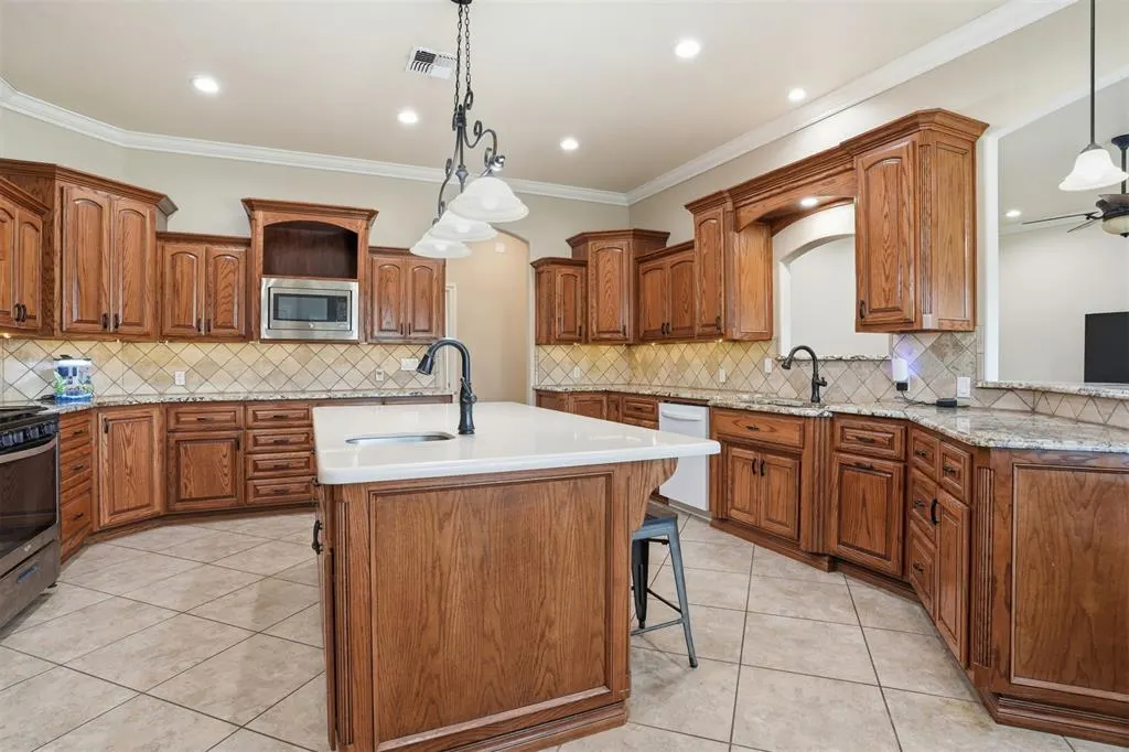 Photo 10 — 15907 S County Road 208, Altus, OK 73521