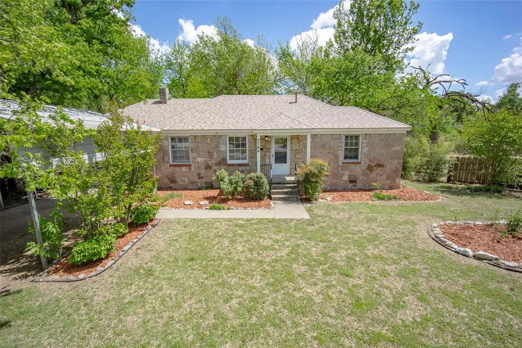 Photo 2 — 3704 N Linn Avenue, Oklahoma City, OK 73112