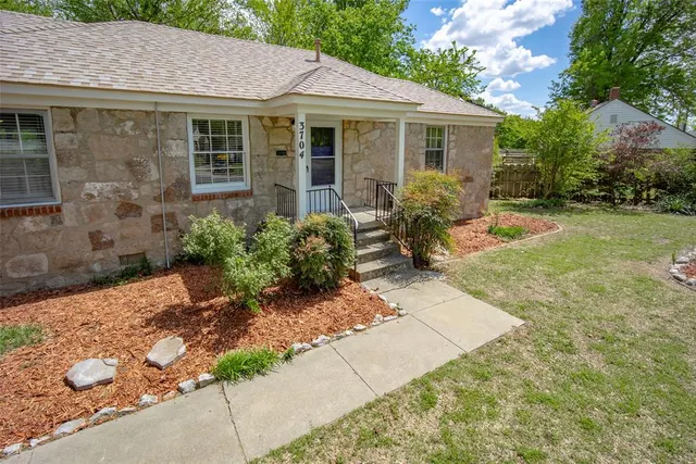 Photo 3 — 3704 N Linn Avenue, Oklahoma City, OK 73112