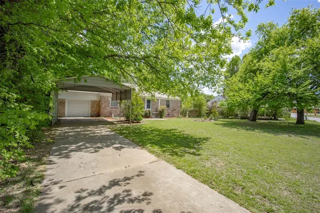 Photo 6 — 3704 N Linn Avenue, Oklahoma City, OK 73112