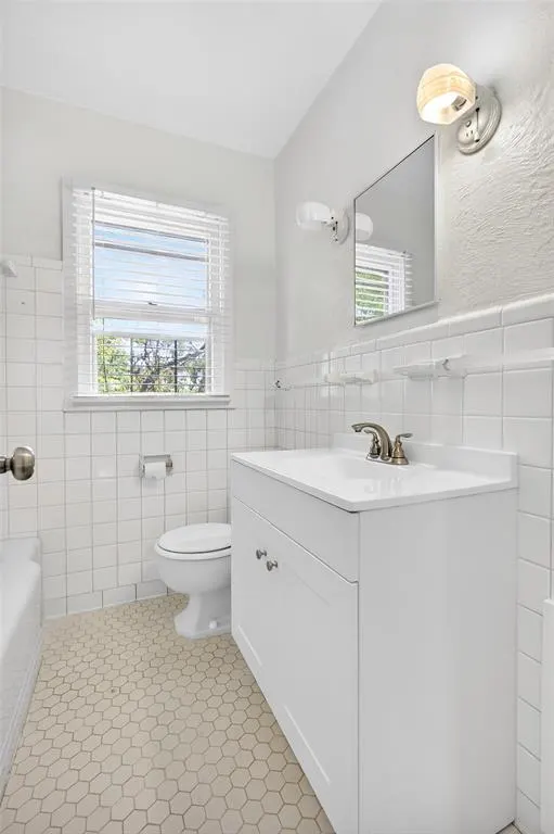 Photo 17 — 3704 N Linn Avenue, Oklahoma City, OK 73112