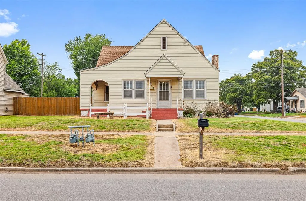 Photo 2 — 800 S Bickford Avenue, El Reno, OK 73036