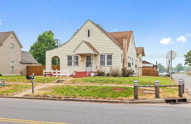 Photo 4 — 800 S Bickford Avenue, El Reno, OK 73036