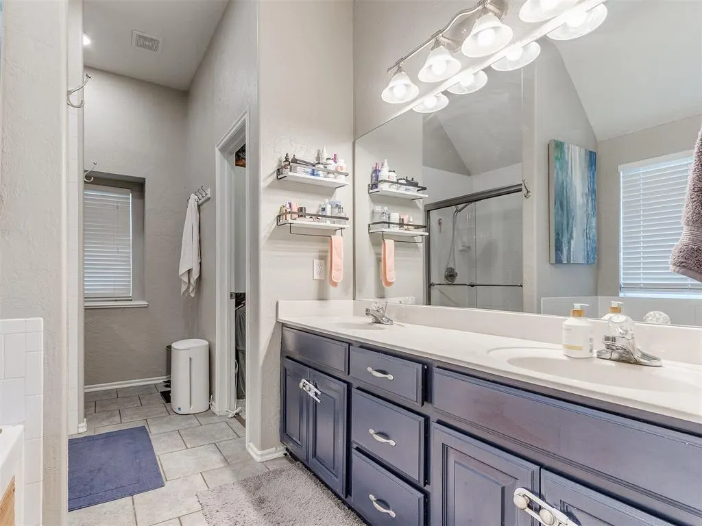 Photo 19 — 328 E Charlotte Terrace, Mustang, OK 73064