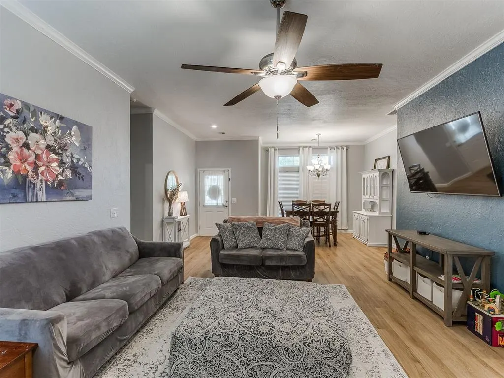 Photo 9 — 328 E Charlotte Terrace, Mustang, OK 73064
