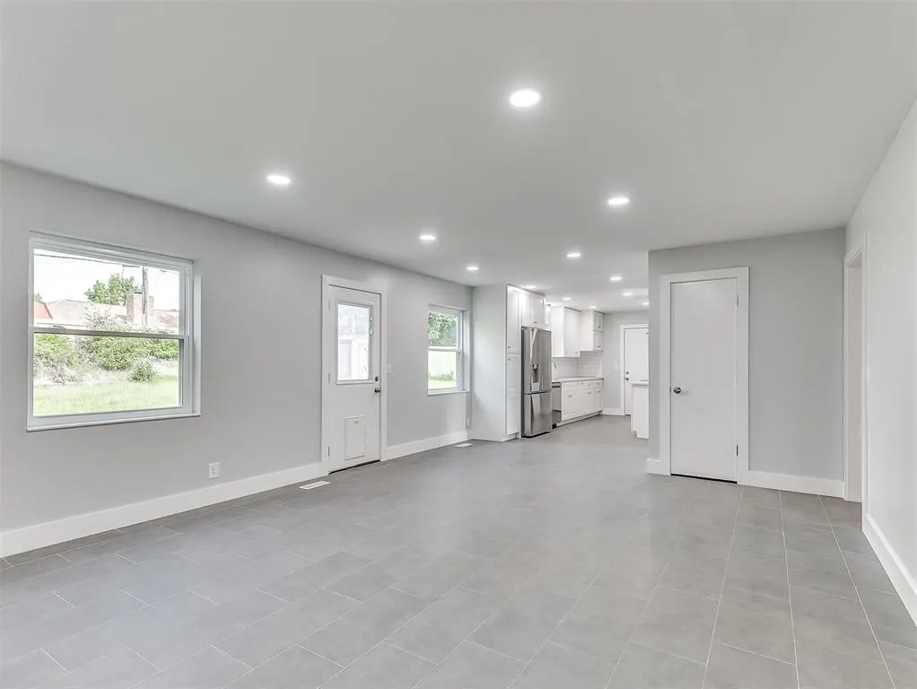 Photo 7 — 11213 N Villa Avenue, Oklahoma City, OK 73120