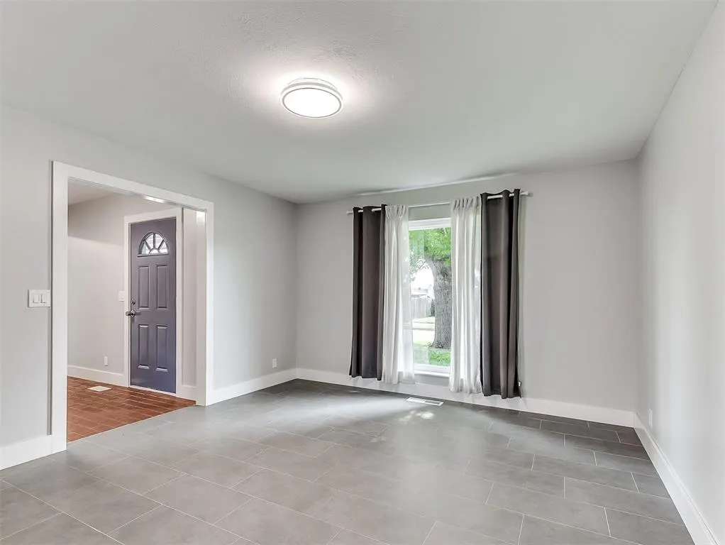 Photo 8 — 11213 N Villa Avenue, Oklahoma City, OK 73120