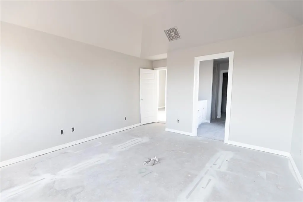Photo 6 — 9221 NW 119th Street, Yukon, OK 73099