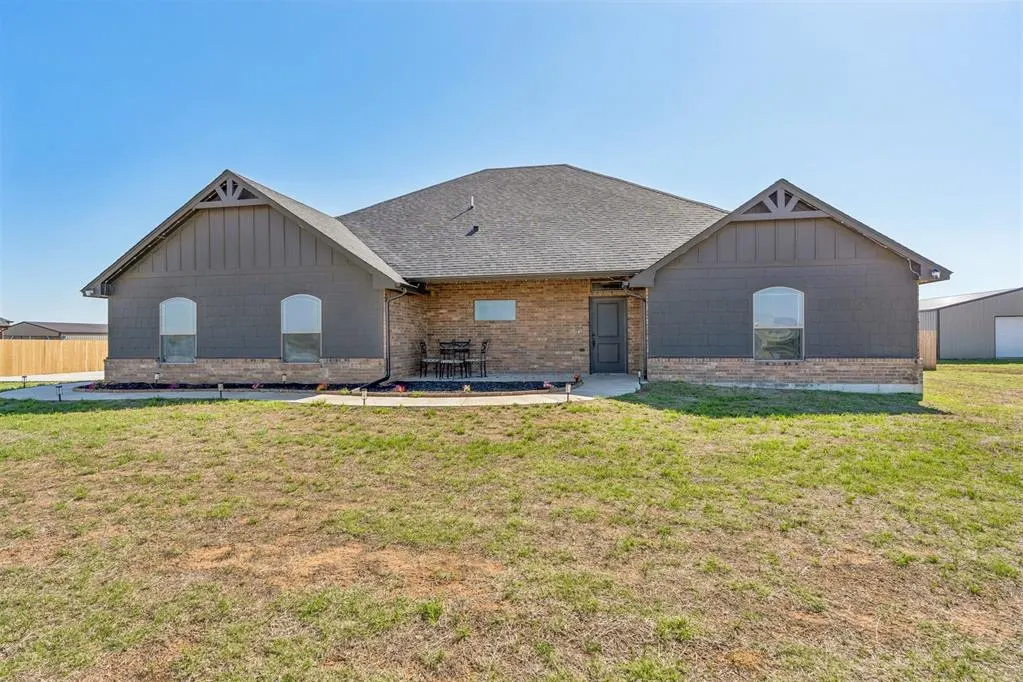 Photo 3 — 24981 Preakness Run, Cashion, OK 73016