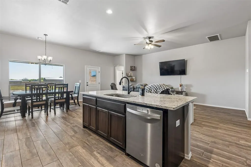 Photo 2 — 24981 Preakness Run, Cashion, OK 73016