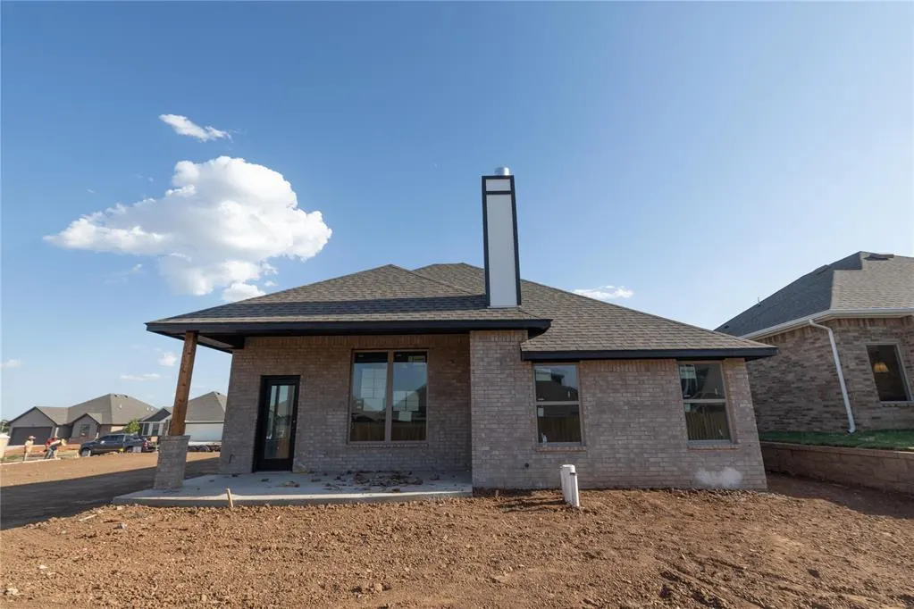 Photo 3 — 2221 NW 170th Street, Edmond, OK 73012