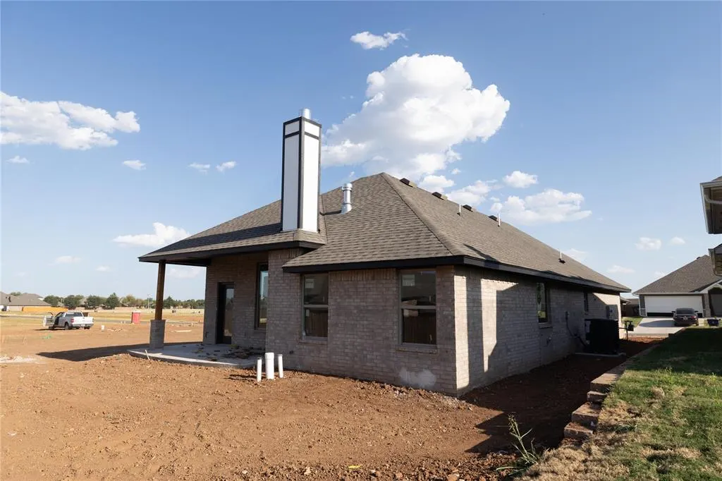 Photo 5 — 2221 NW 170th Street, Edmond, OK 73012