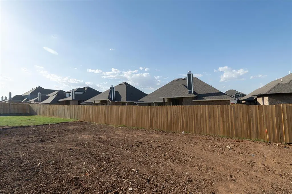 Photo 7 — 2221 NW 170th Street, Edmond, OK 73012