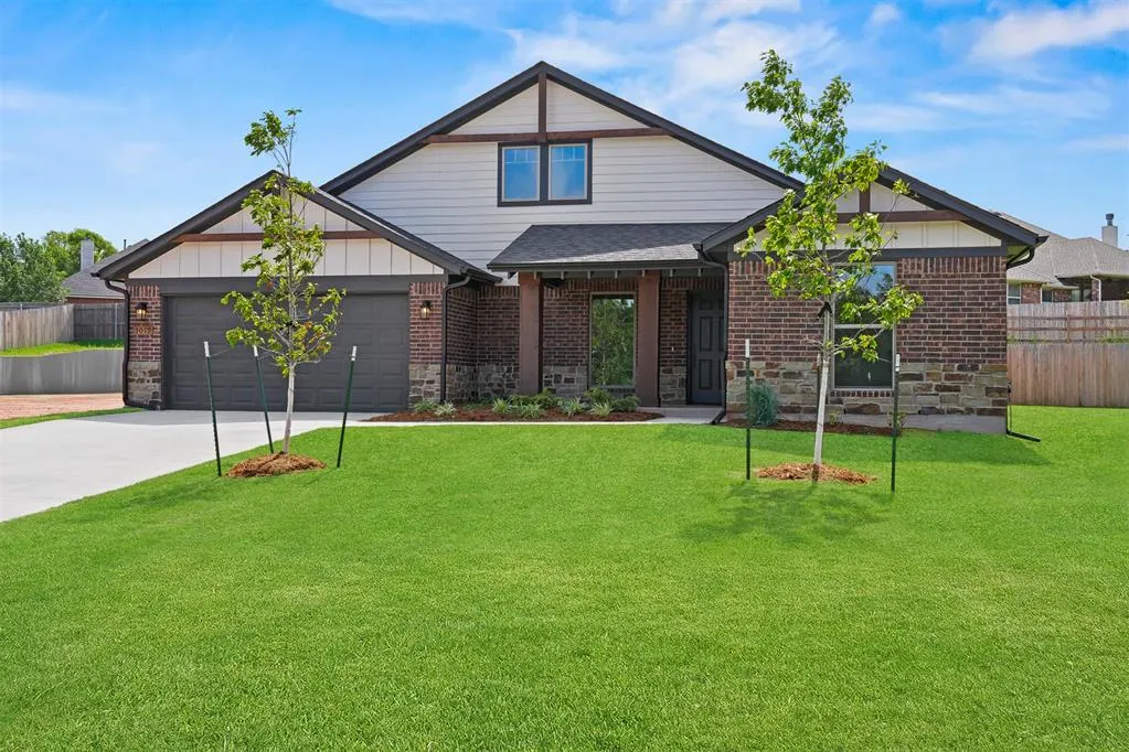 Photo 2 — 3019 James Way, Guthrie, OK 73044