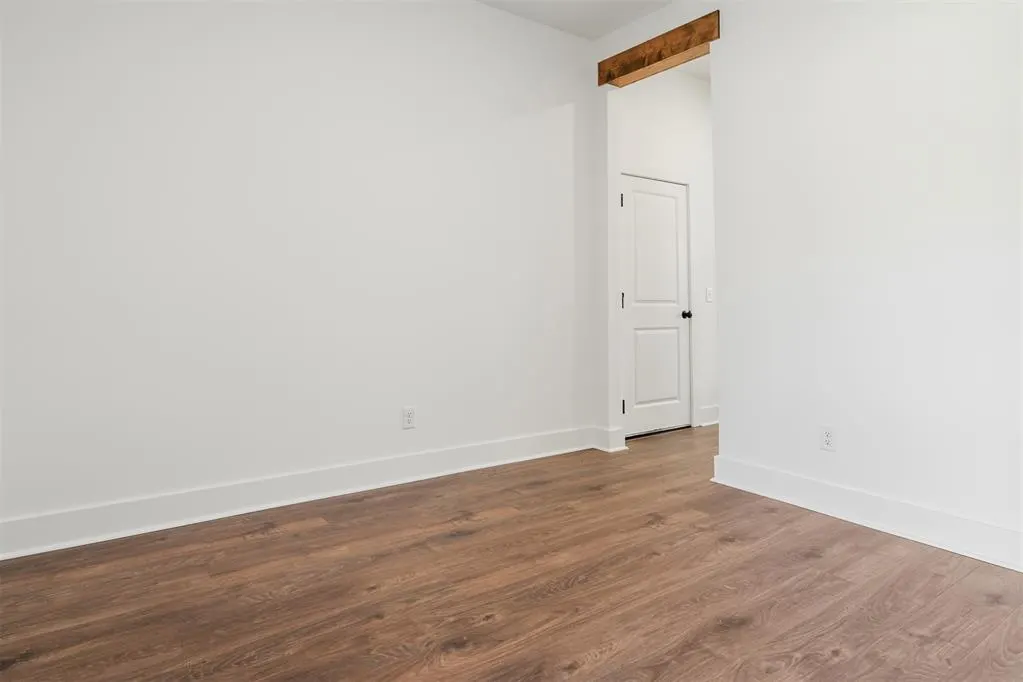 Photo 7 — 3019 James Way, Guthrie, OK 73044