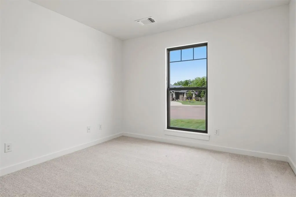 Photo 23 — 3019 James Way, Guthrie, OK 73044