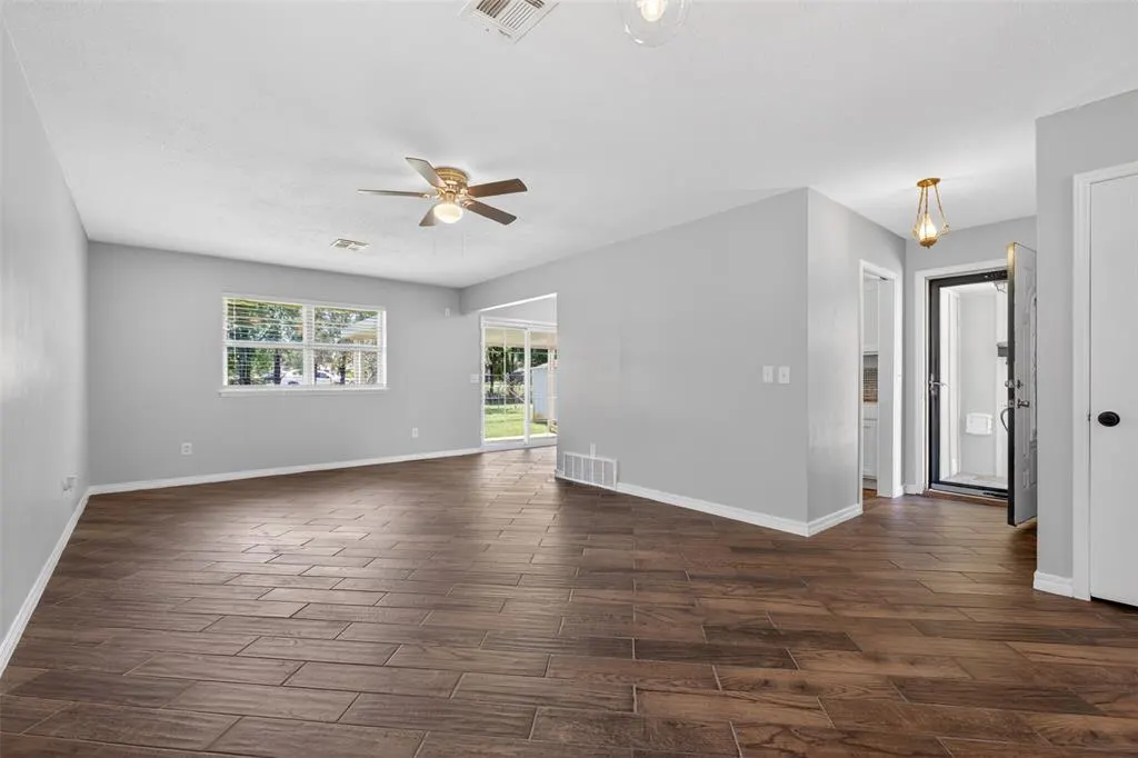 Photo 4 — 6748 NW 52nd Street, Bethany, OK 73008