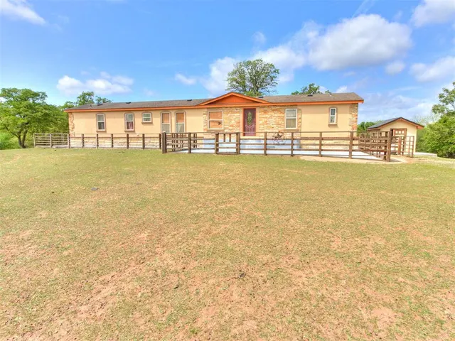 Front exterior — 20145 Holmes Road, Luther, OK 73054