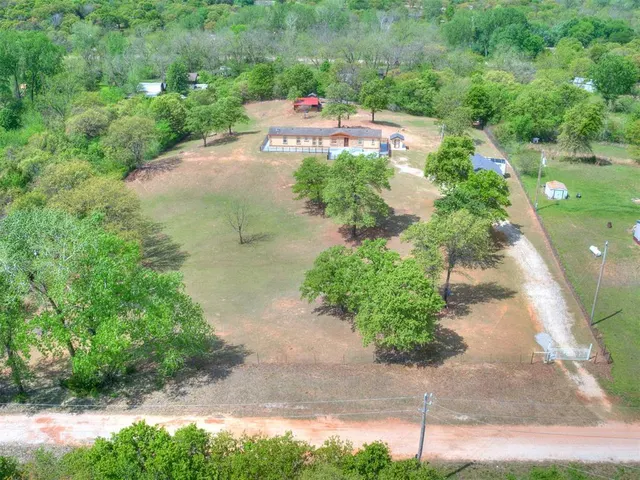 Photo 2 — 20145 Holmes Road, Luther, OK 73054