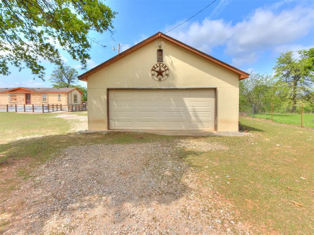 Photo 13 — 20145 Holmes Road, Luther, OK 73054