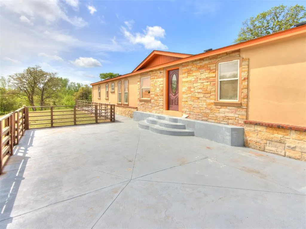 Photo 14 — 20145 Holmes Road, Luther, OK 73054