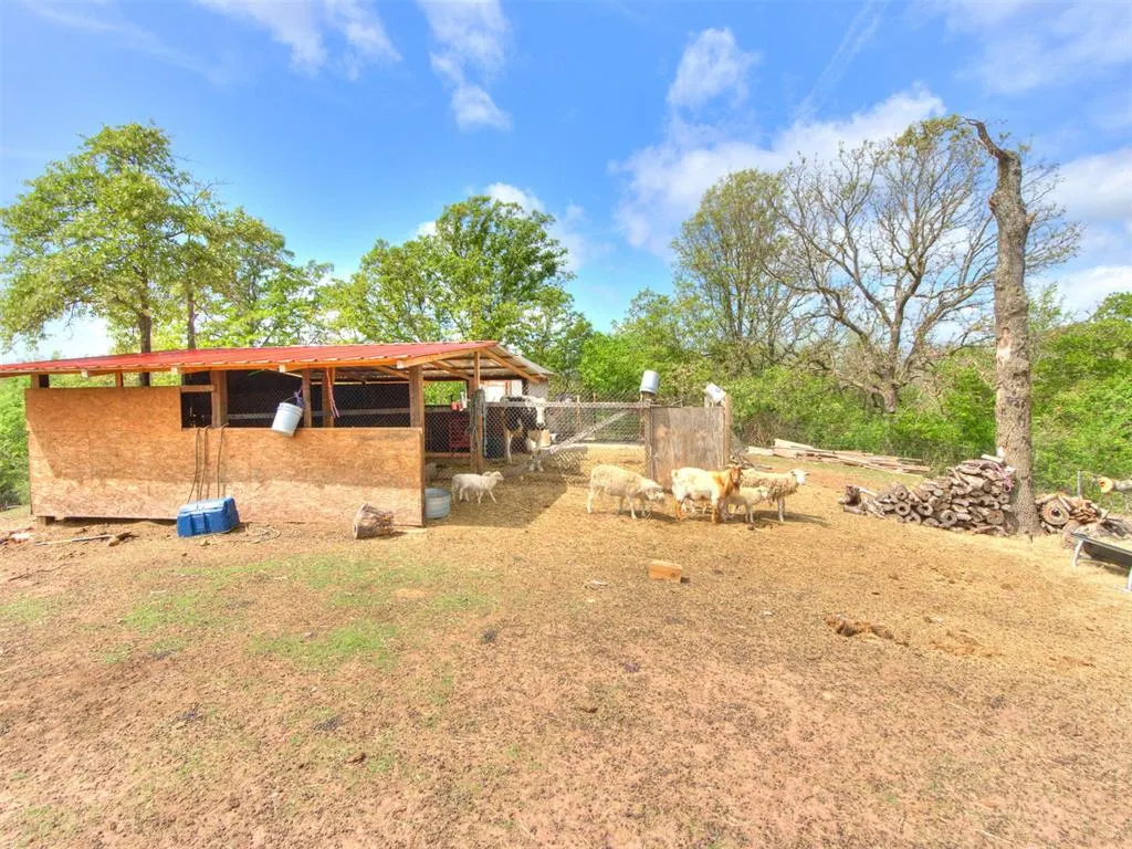 Photo 18 — 20145 Holmes Road, Luther, OK 73054