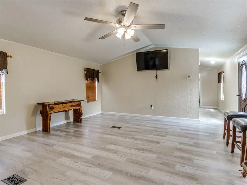 Photo 19 — 20145 Holmes Road, Luther, OK 73054
