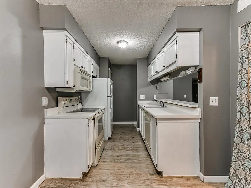 Photo 9 — 801 Cardinal Creek Boulevard C, Norman, OK 73072