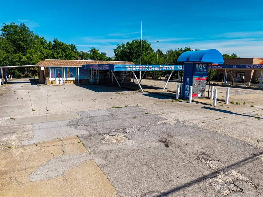 Front exterior — 400 S Air Depot Boulevard, Midwest City, OK 73110