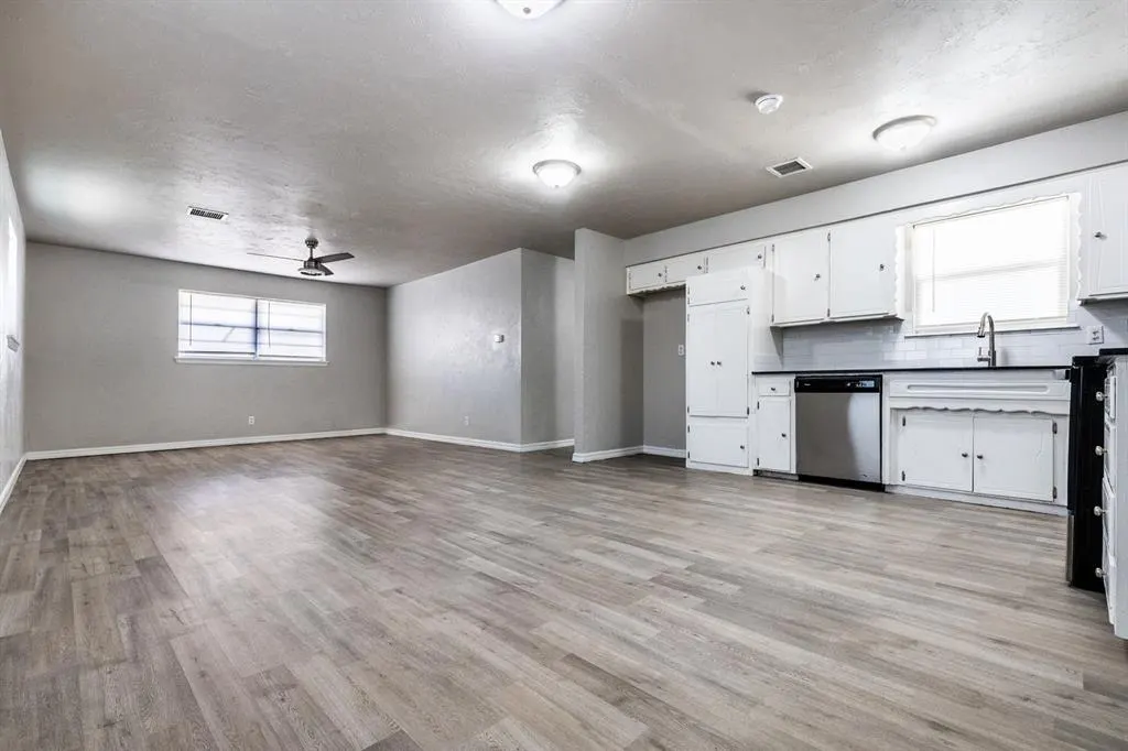 Photo 4 — 617 Queensboro Place, Yukon, OK 73099