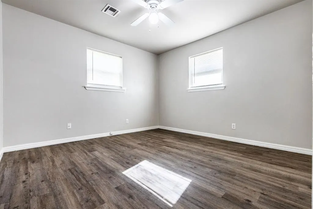 Photo 9 — 617 Queensboro Place, Yukon, OK 73099