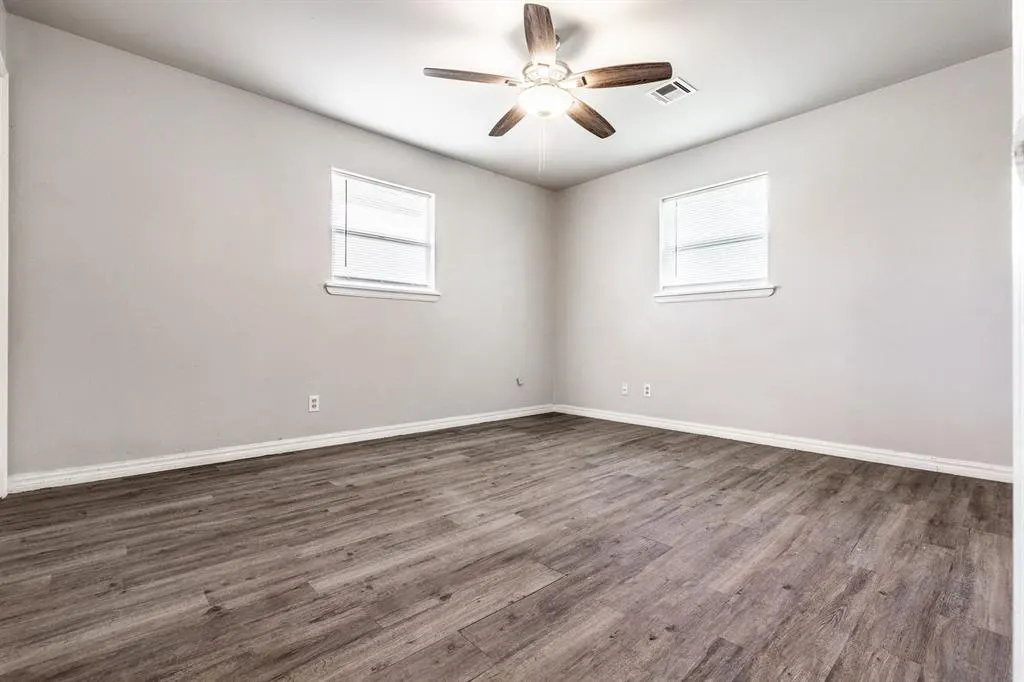 Photo 10 — 617 Queensboro Place, Yukon, OK 73099