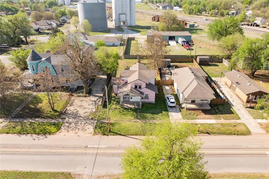 Front exterior — 315 W Watts Street, El Reno, OK 73036