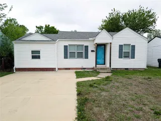 Sold home at 217 E Douglas Drive