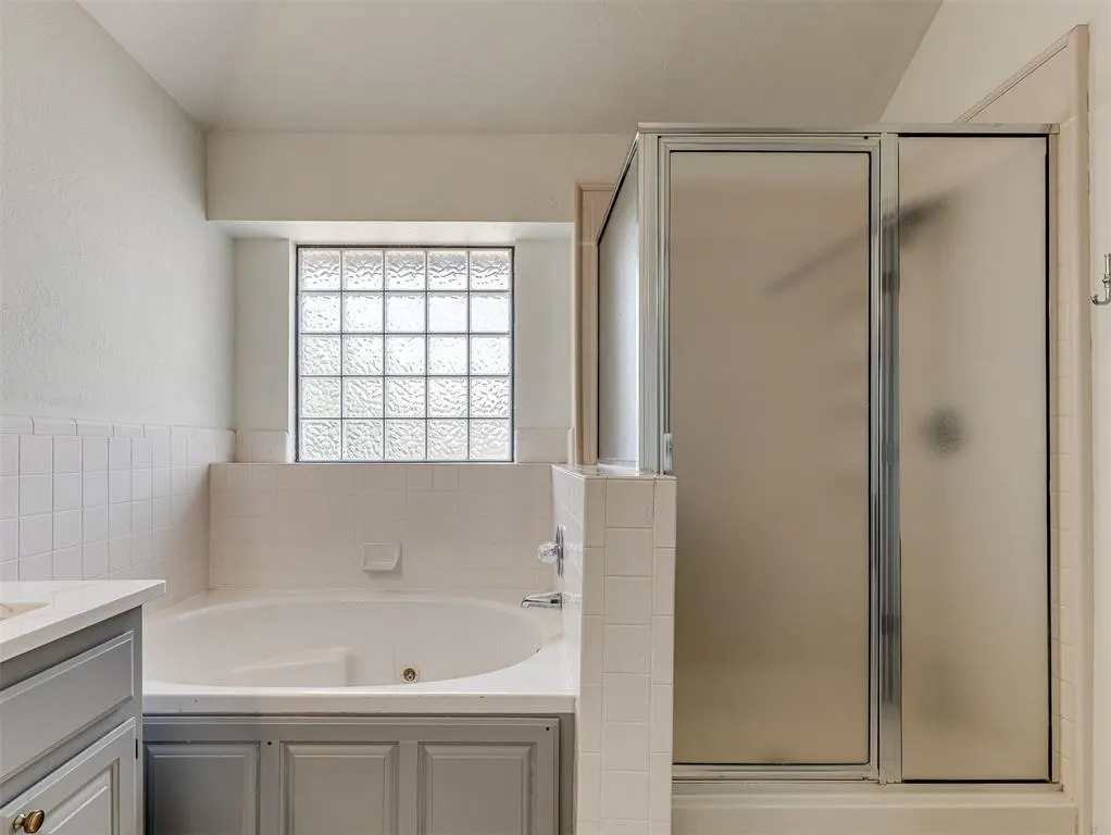 Photo 31 — 409 E Twelve Oaks Terrace, Mustang, OK 73064
