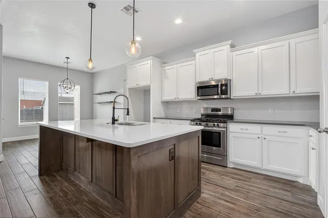 Photo 7 — 404 Clearview Drive, Washington, OK 73093