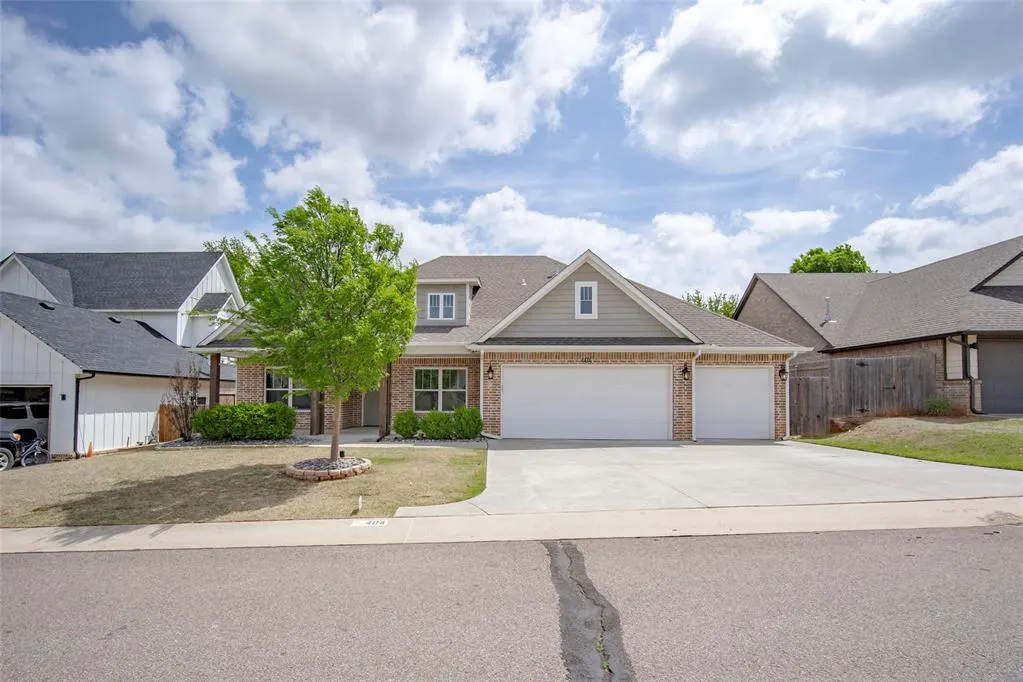 Front exterior — 404 Clearview Drive, Washington, OK 73093