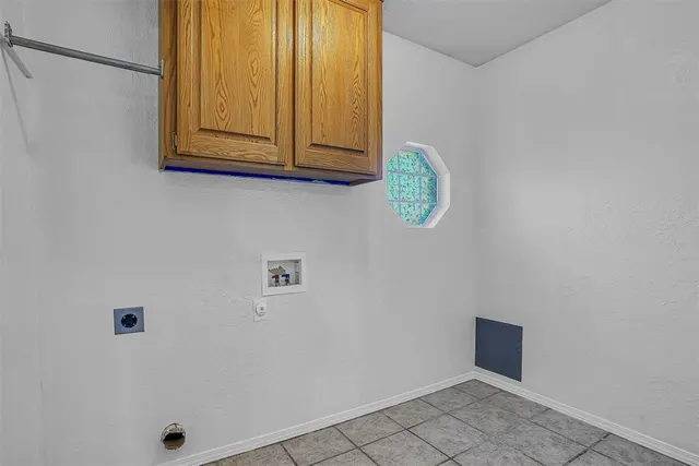 Photo 5 — 152 Calhoon Street, Elk City, OK 73644