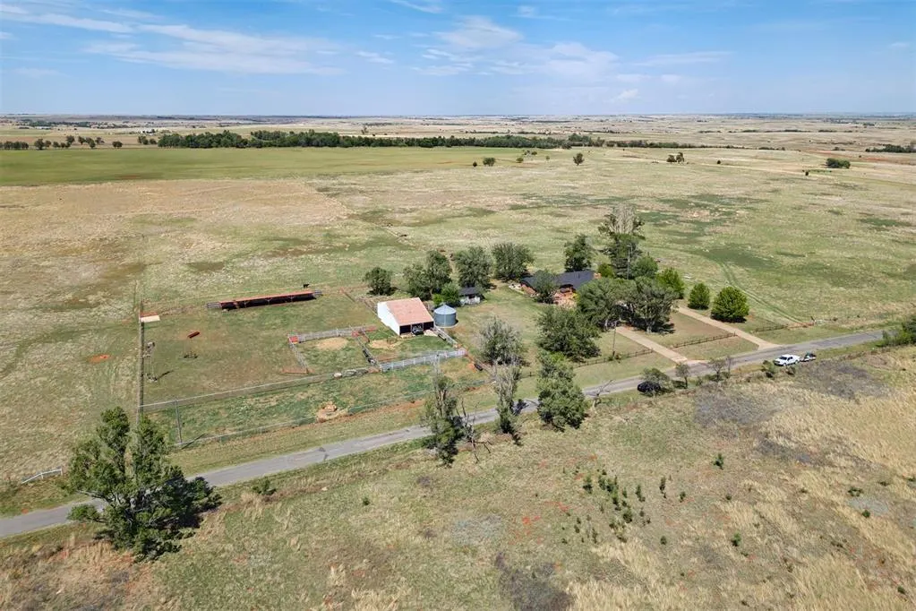 Photo 48 — 21749 E 1150 Road, Foss, OK 73647