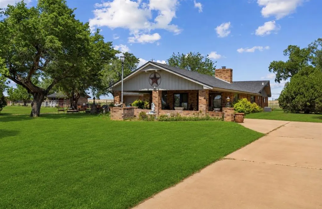 Front exterior — 21749 E 1150 Road, Foss, OK 73647