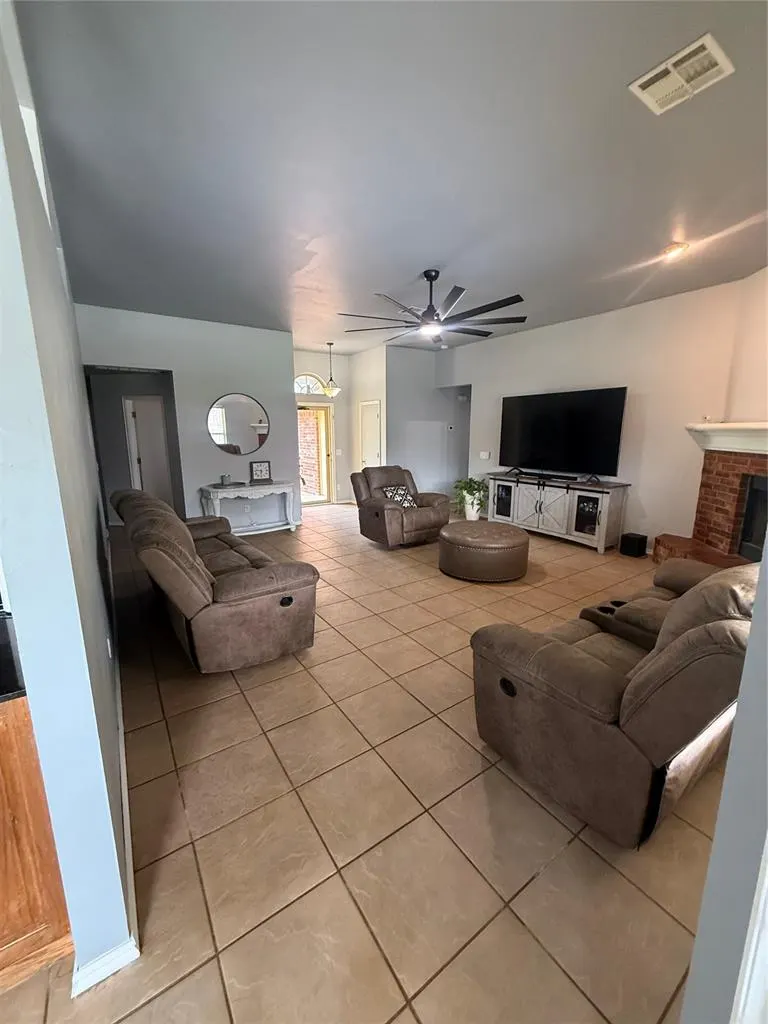 Photo 18 — 1800 Meadow Run Drive, Moore, OK 73160