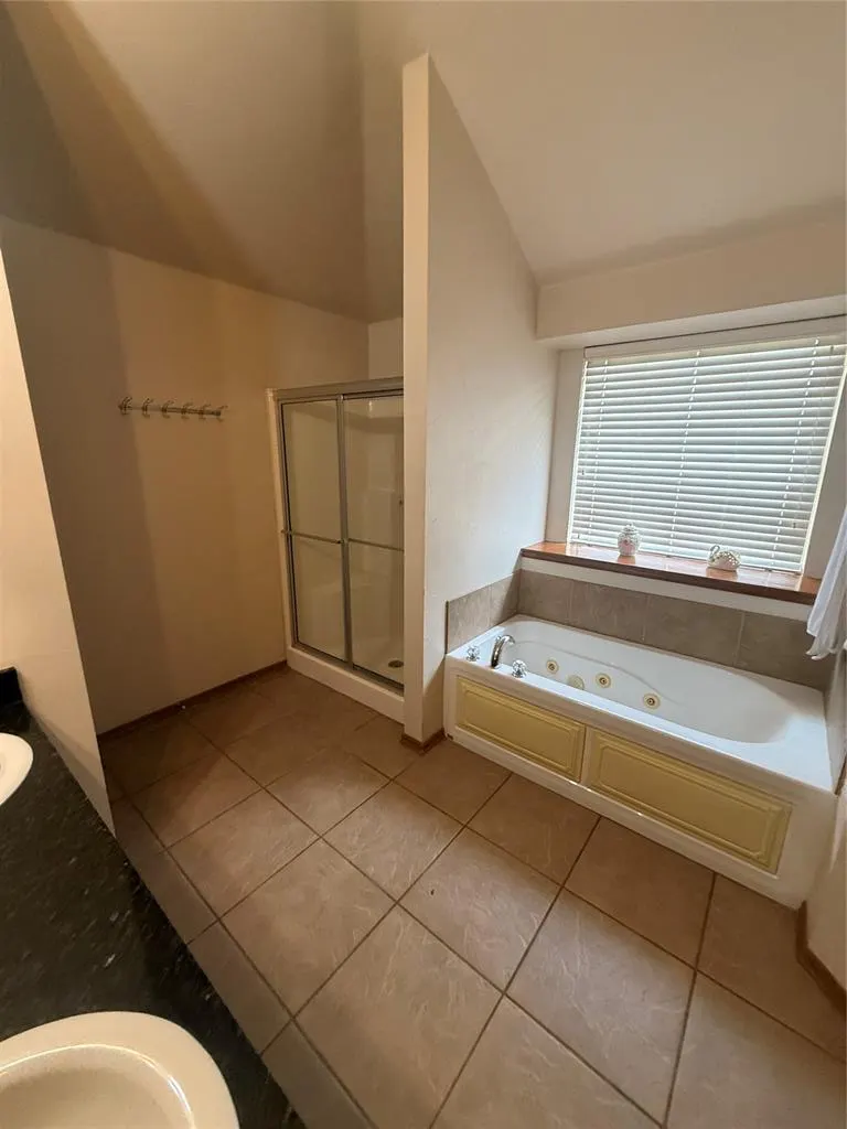 Photo 23 — 1800 Meadow Run Drive, Moore, OK 73160