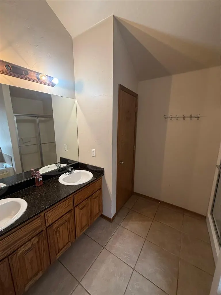 Photo 27 — 1800 Meadow Run Drive, Moore, OK 73160