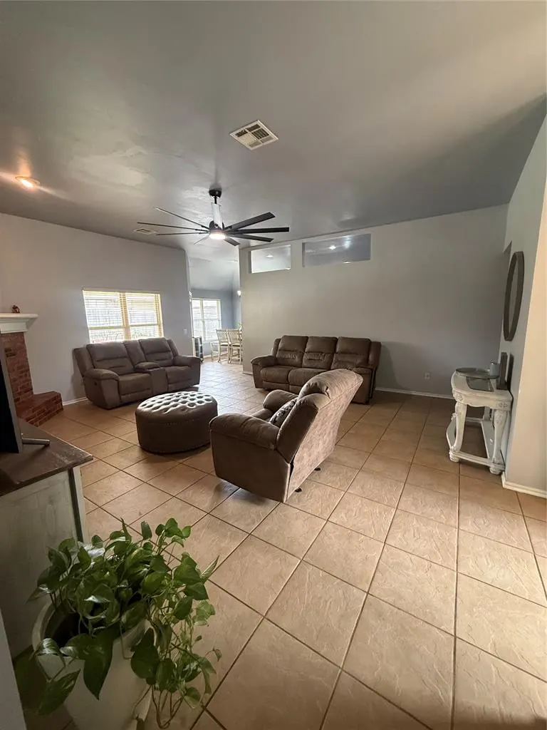 Photo 31 — 1800 Meadow Run Drive, Moore, OK 73160
