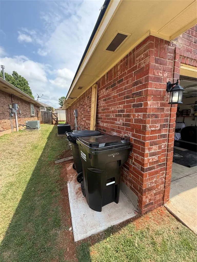 Photo 36 — 1800 Meadow Run Drive, Moore, OK 73160