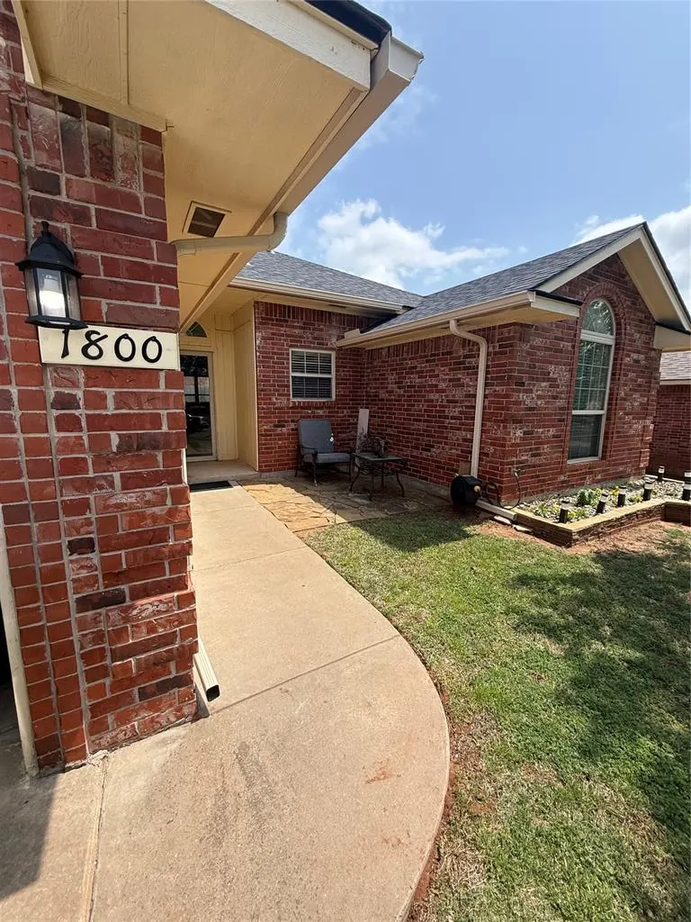Photo 38 — 1800 Meadow Run Drive, Moore, OK 73160